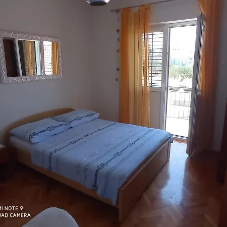 Maja * Baska Voda